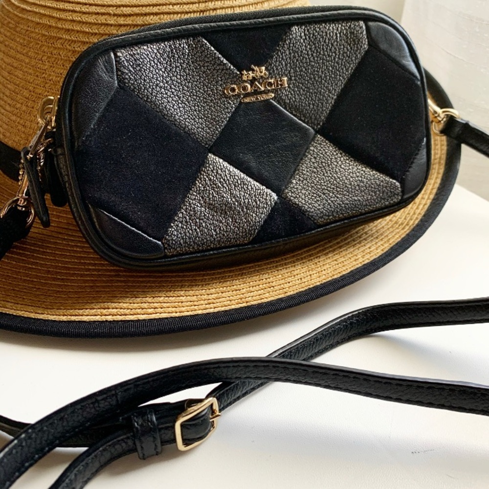 COACH Crossbody Sadie Clutch 😍